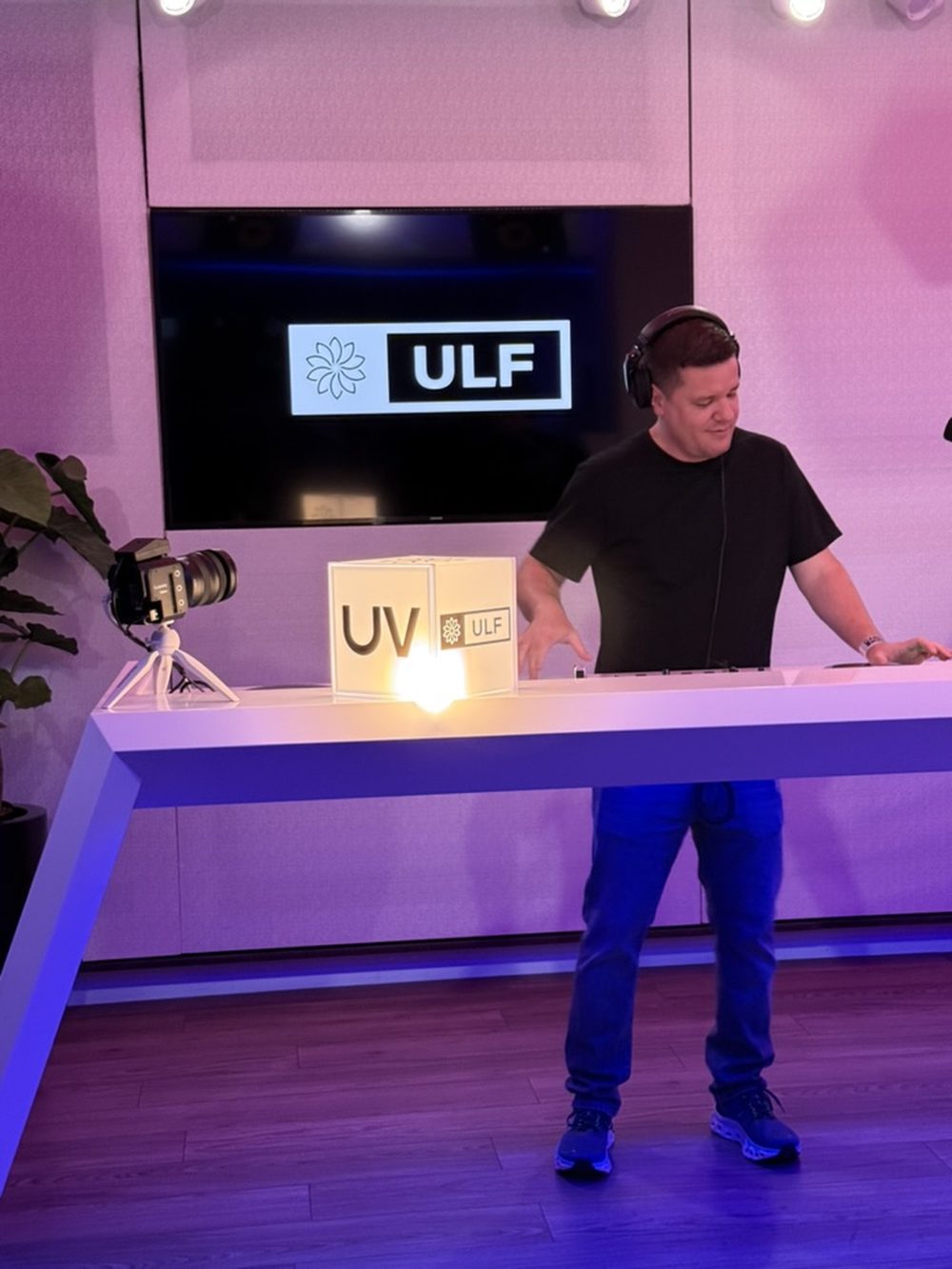 Blake Jarrell performing at Underground Lives Forever